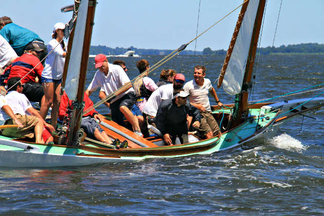 Chesapeake Bay Log Canoe Island Blossom Wins MRYC Race